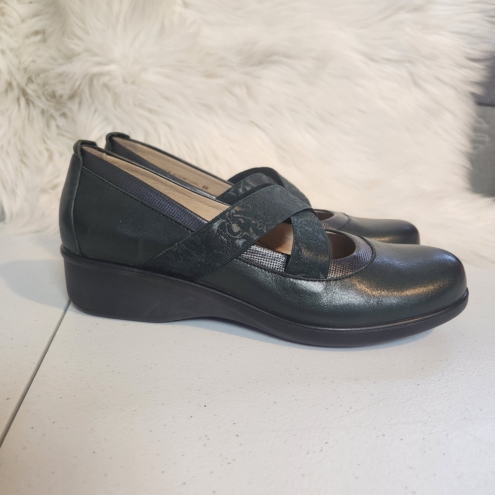 Dromedaris Women's Rita Slip On Shoes Womens Size 40 9.5 Green Mary Jane Comfort